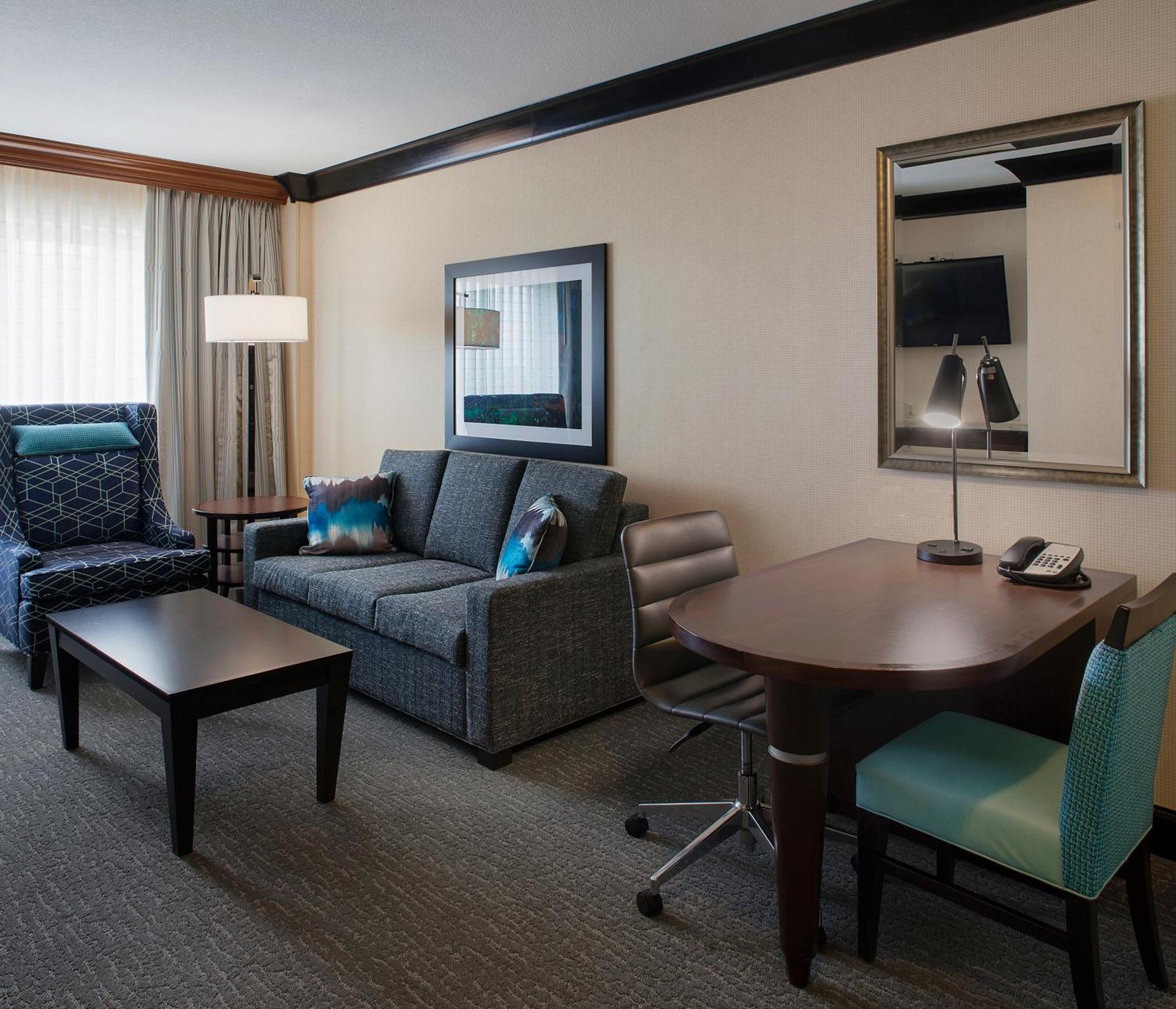 Two-Room King Suite Sofa Bed,1551451513:JPEG