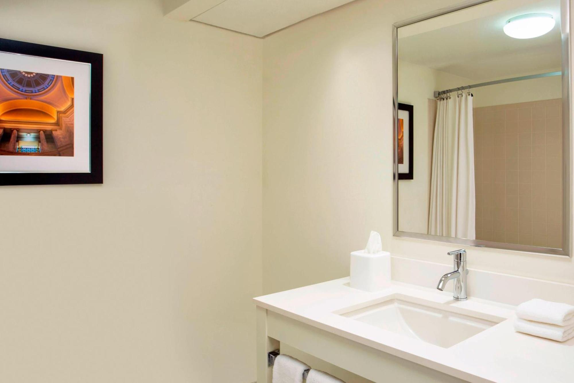 Guest room 2 Queen,1633013389:JPEG